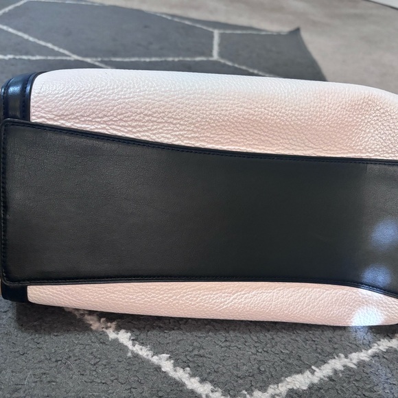 Authentic Coach Purse - Picture 5 of 7